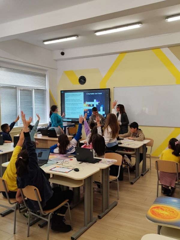 Интердисциплинарен урок „Космически изследователи“ – учене чрез технологии и въображение в ОУ "Васил Петлешков" - гр. Пловдив